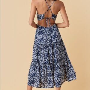 Cutout Floral Midi Dress in Sz Medium NWOT
